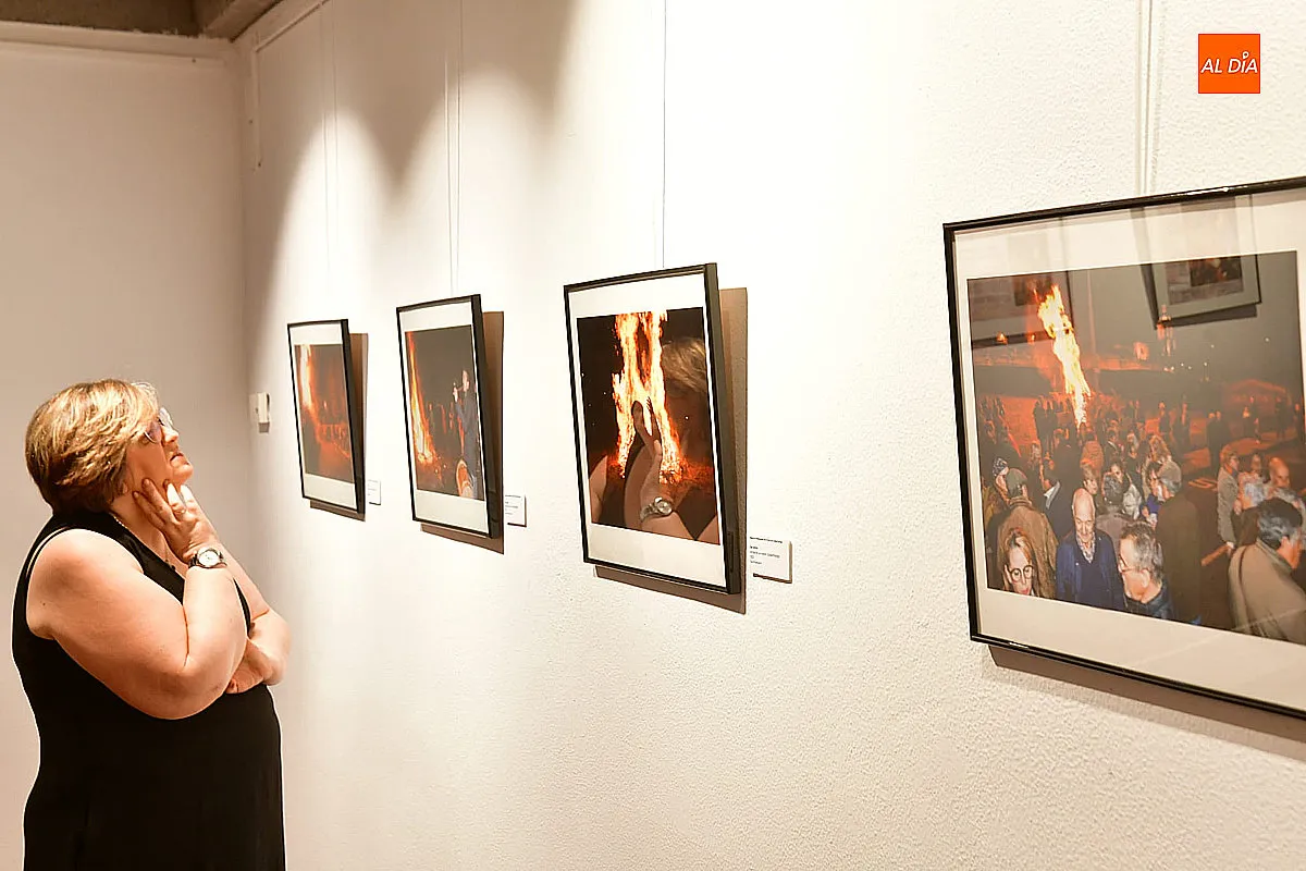 Foto 4 - La exposici&oacute;n `Hogueras tradicionales en la Tierra de Ciudad Rodrigo&acute; inaugura las I Jornadas sobre Patrimonio Cultural Inmaterial